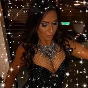 Meet your Posher, Junia